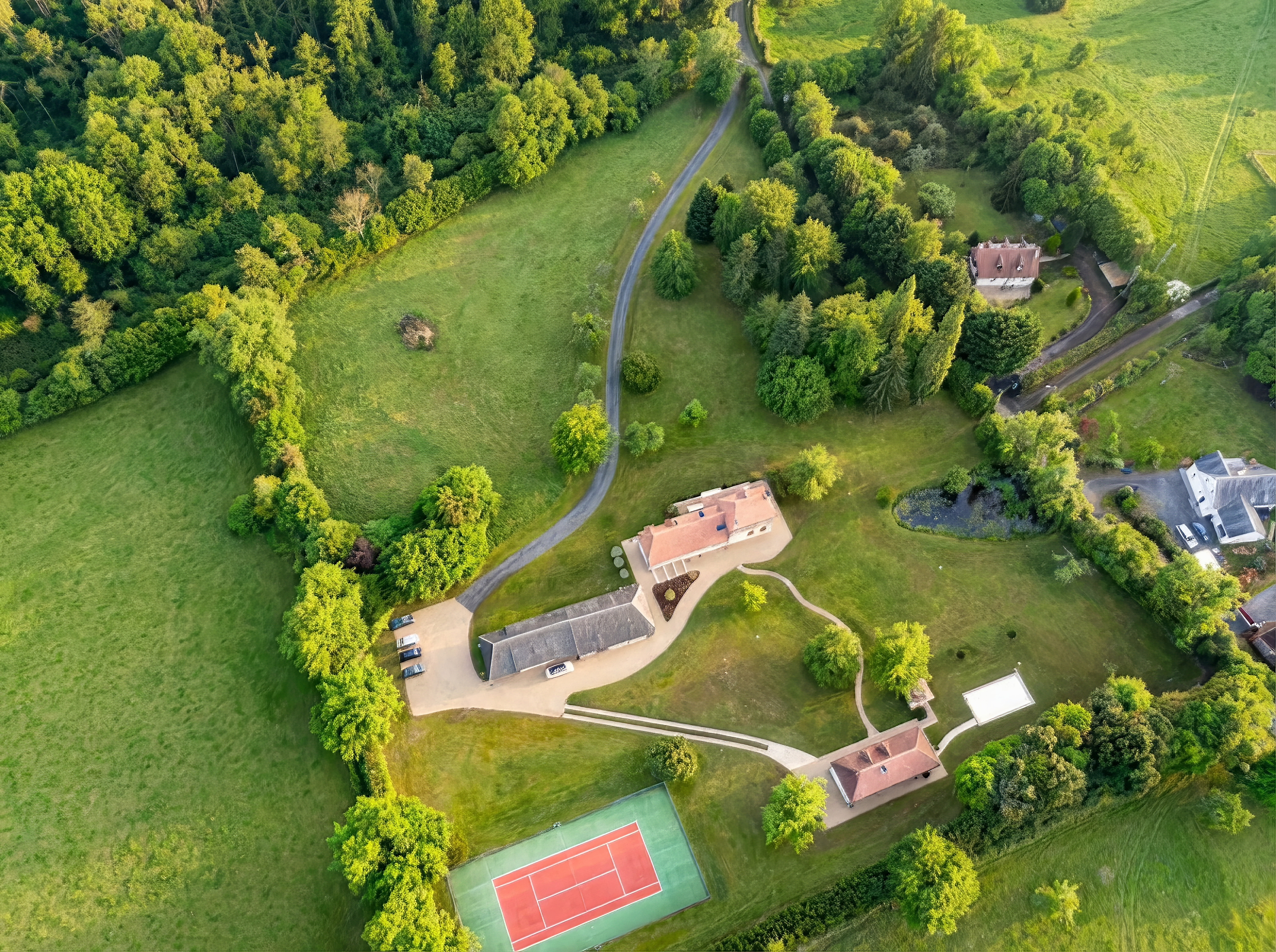 Domaine normand avec piscine & tennis